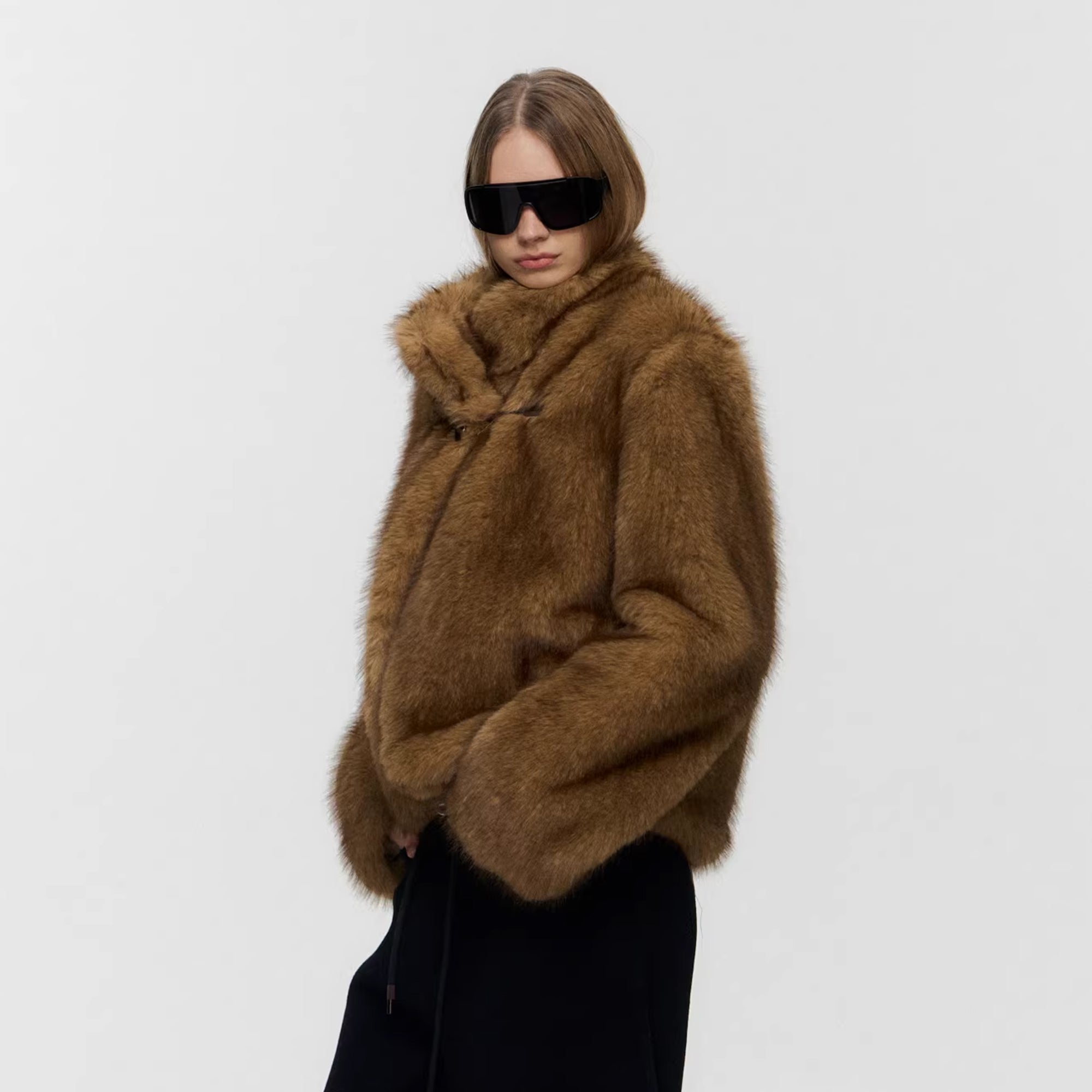 10AMSOTIIIIIIRED Asymmetrical Front Toggle Faux Fur Jacket