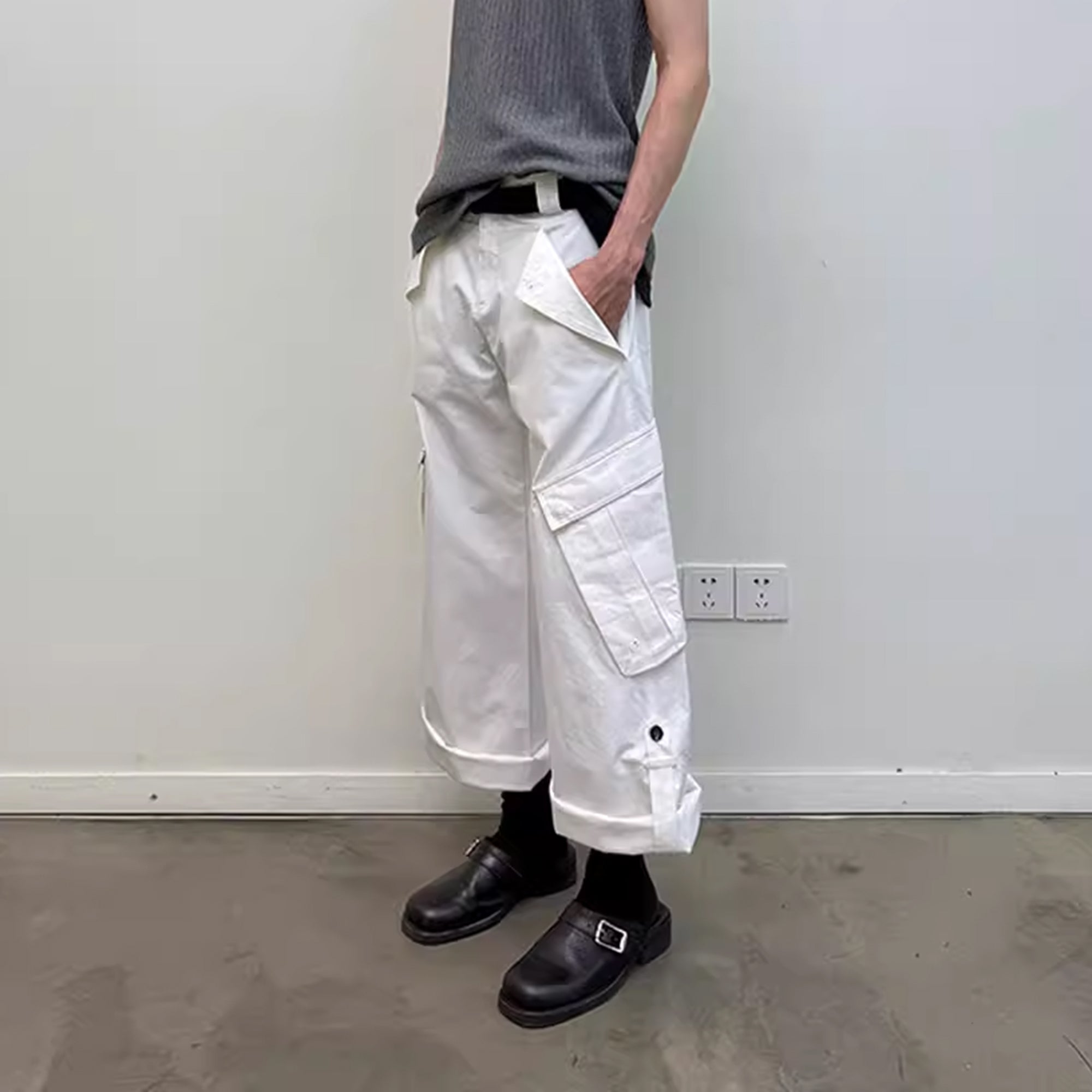 NEVERSEEZ Snap-Hem Multi-Pocket Cargo Pants