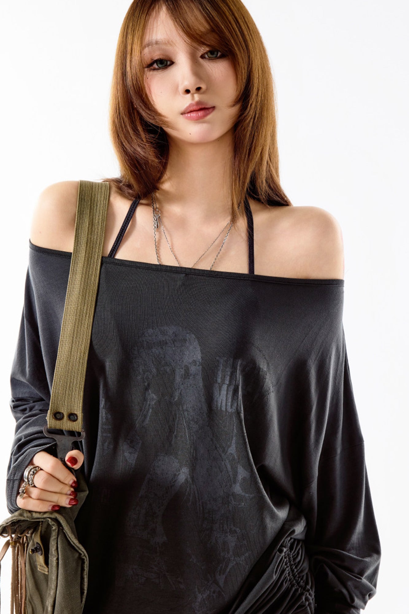 3MODE Retro Off-Shoulder Graphic Long-Sleeve Tee