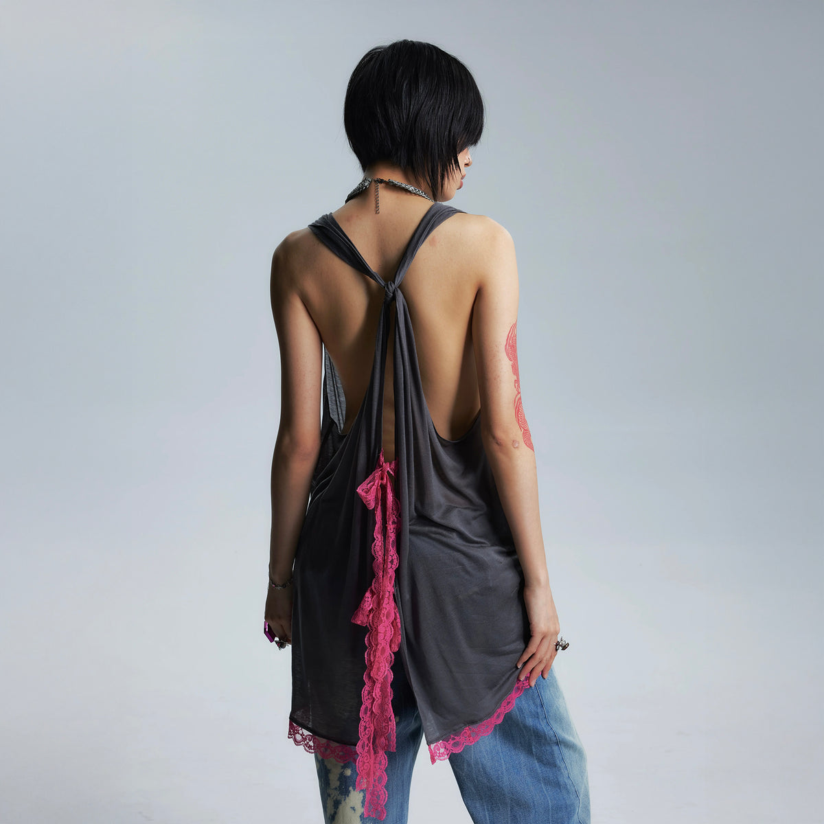 NONAME SPACE Backless Lace-Hem Longline Tank Top