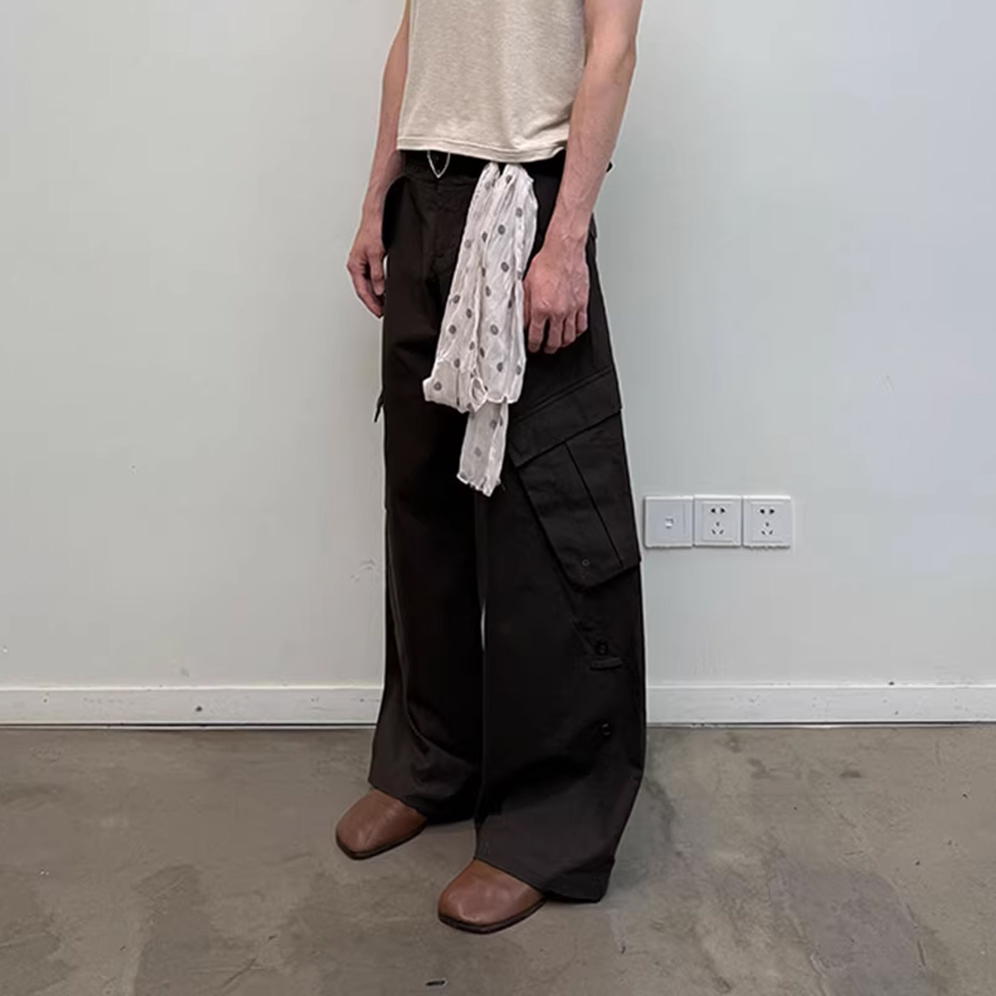 NEVERSEEZ Snap-Hem Multi-Pocket Cargo Pants