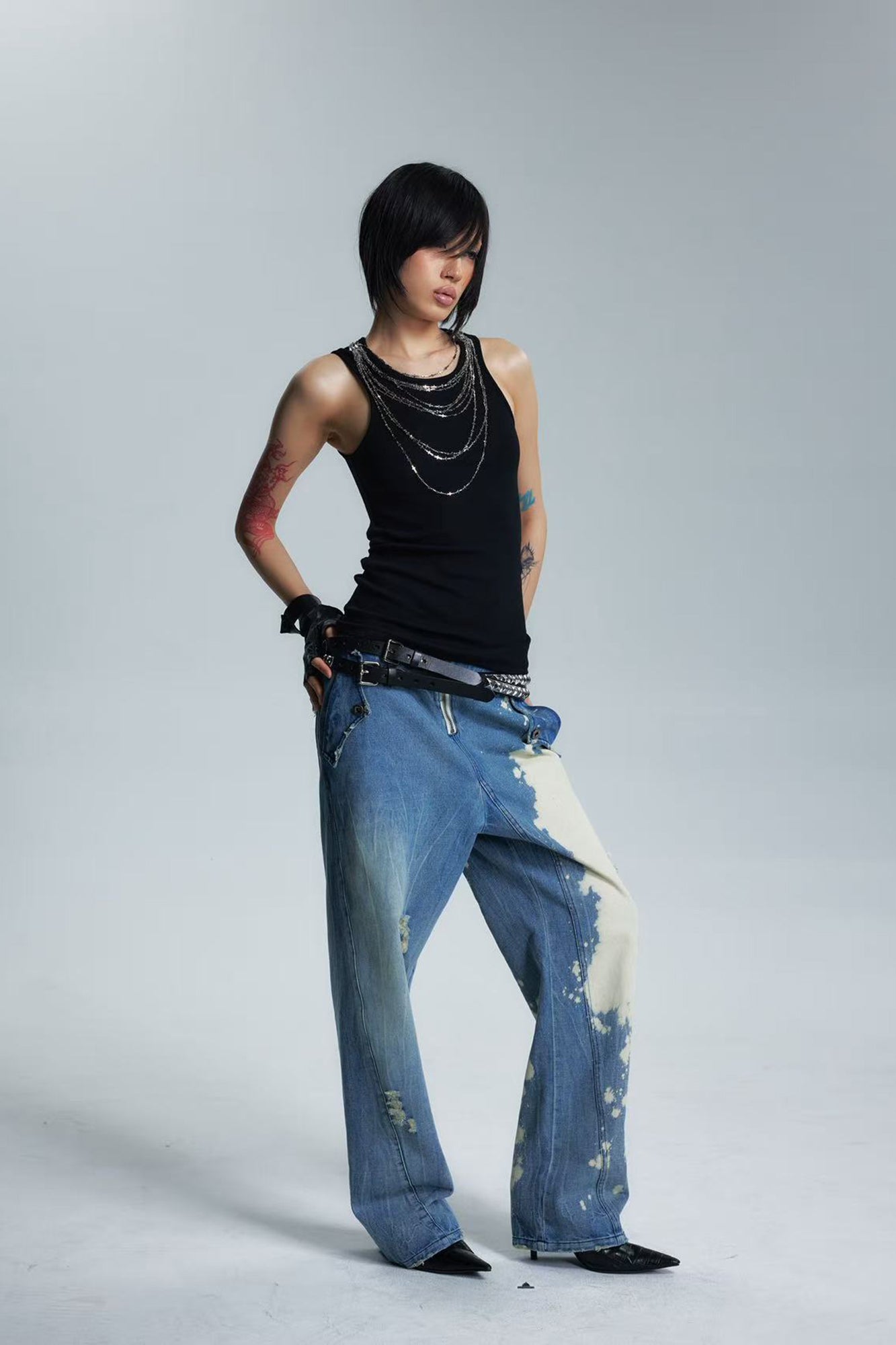 NONAME SPACE Bleached Distressed Panel Oversized Jeans