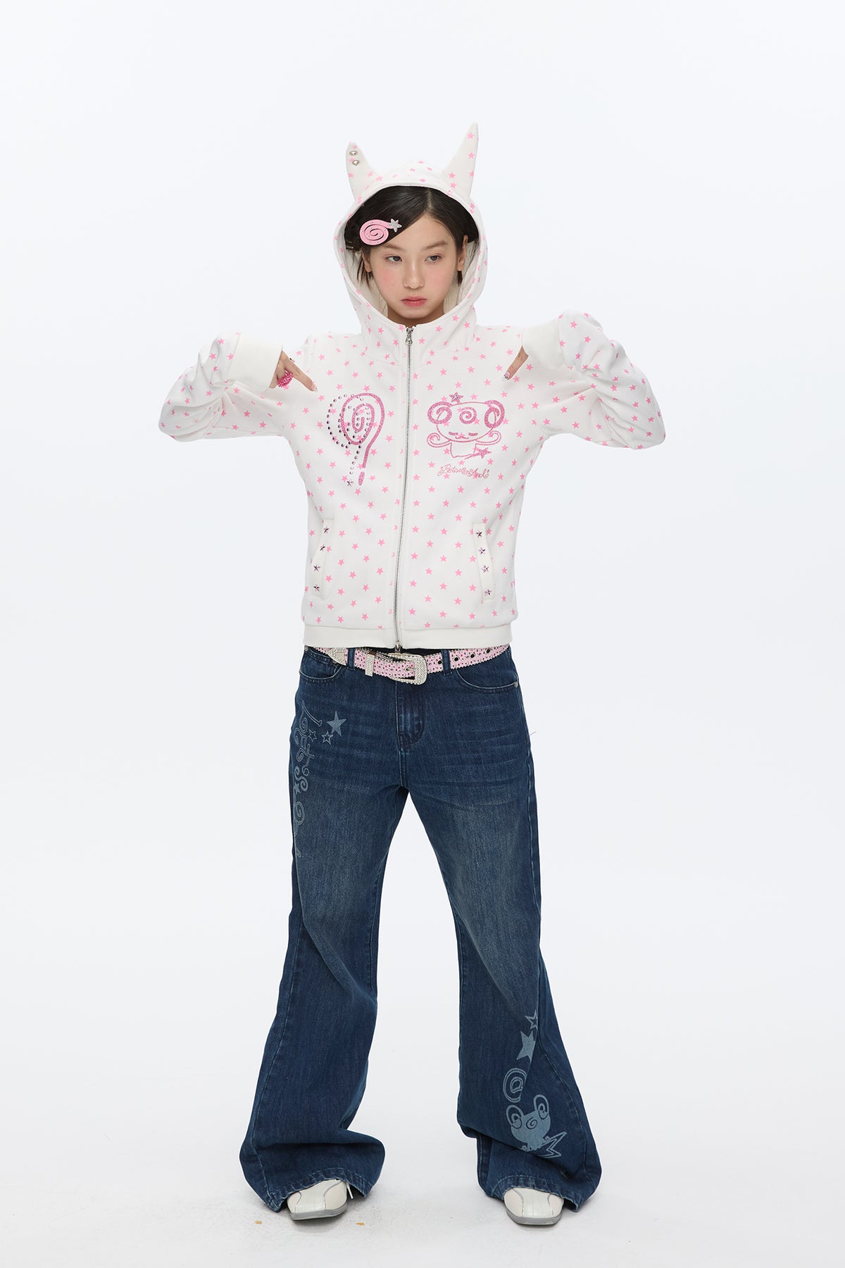 BETWEENAND Glitter Star Full-Print Slim Zip-Up Hoodie