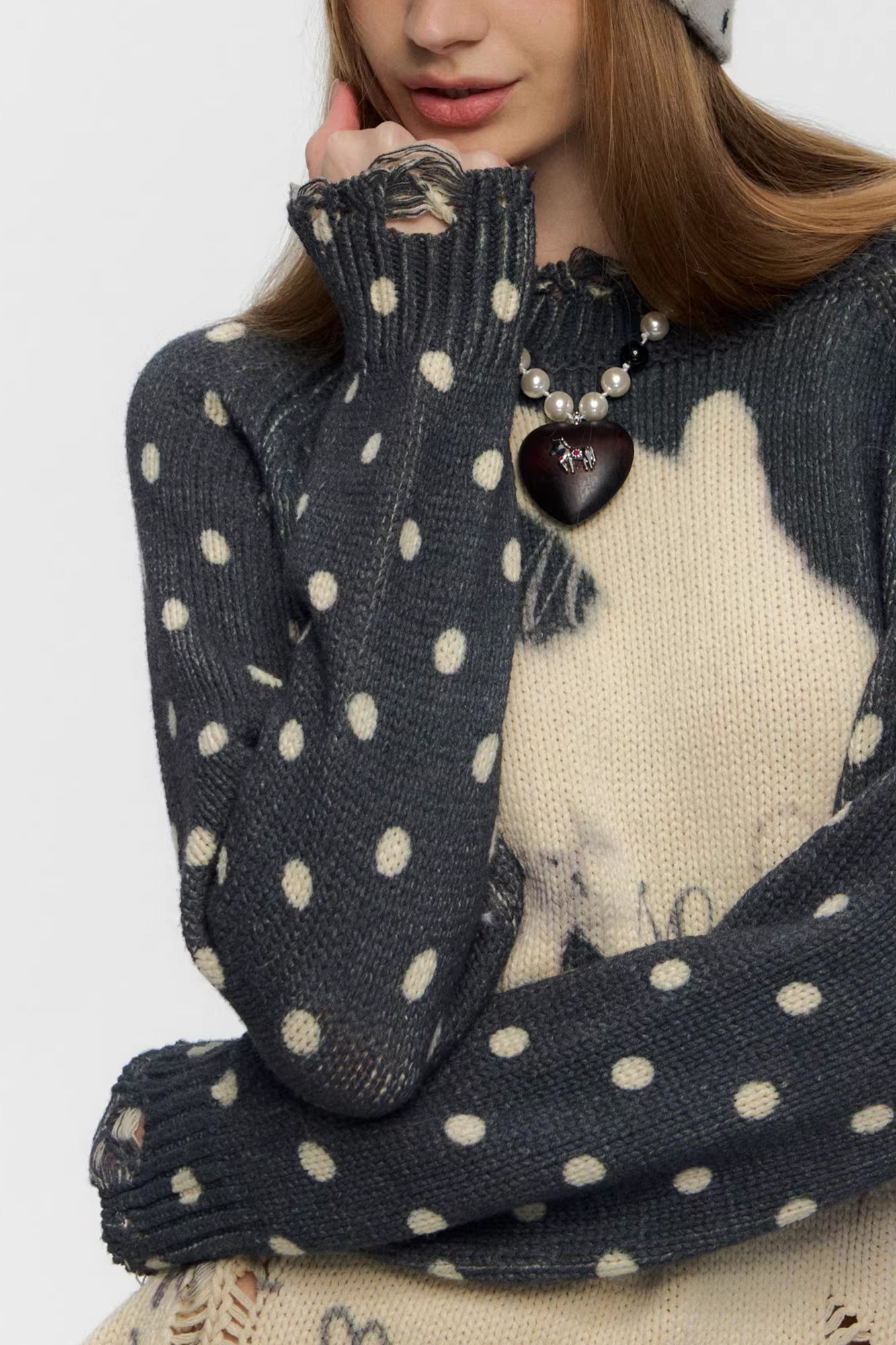 10AMSOTIIIIIIRED Distressed Polka Dot Cat Graphic Sweater