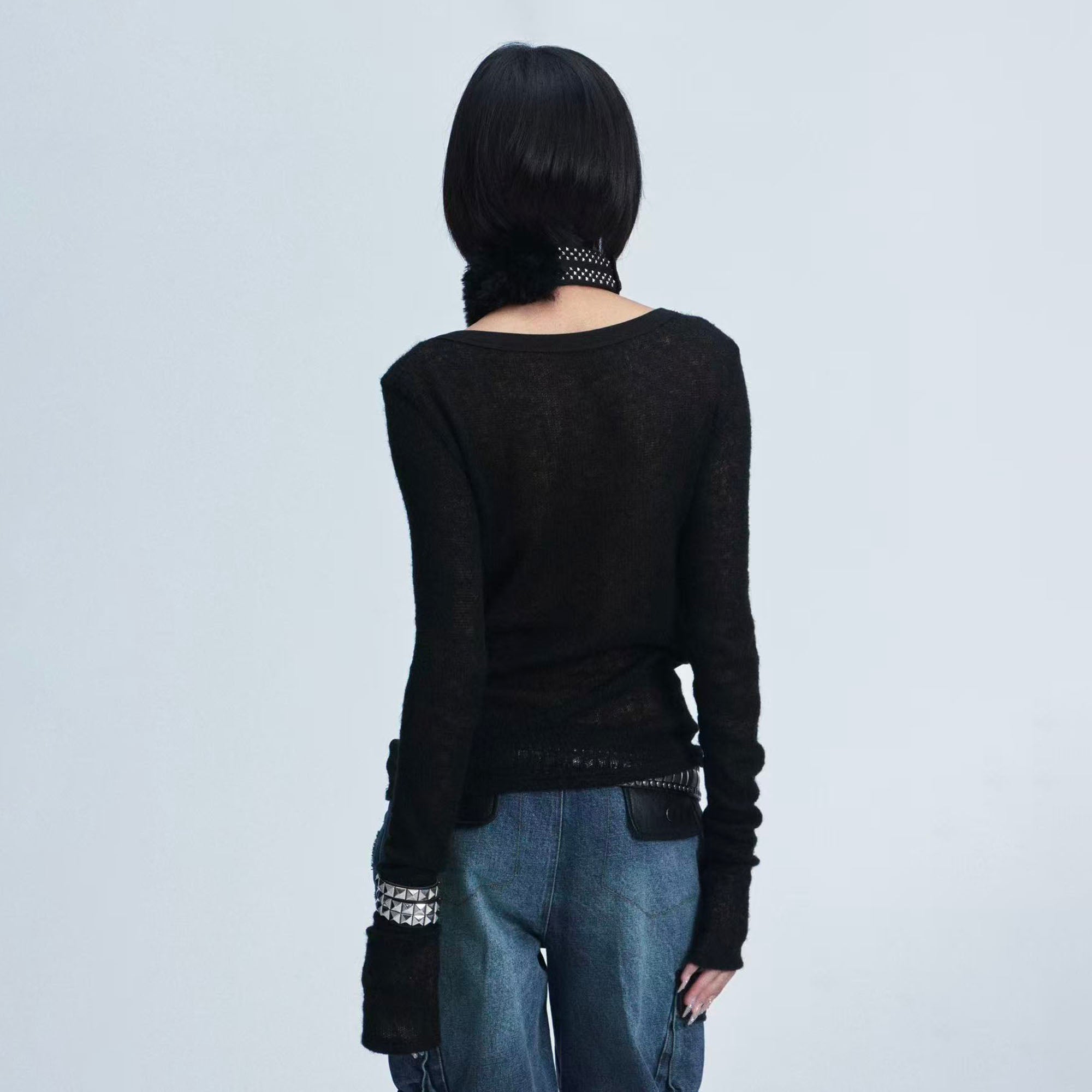 NONAME SPACE Rivet Contrast Graphic Long-Sleeve Tee