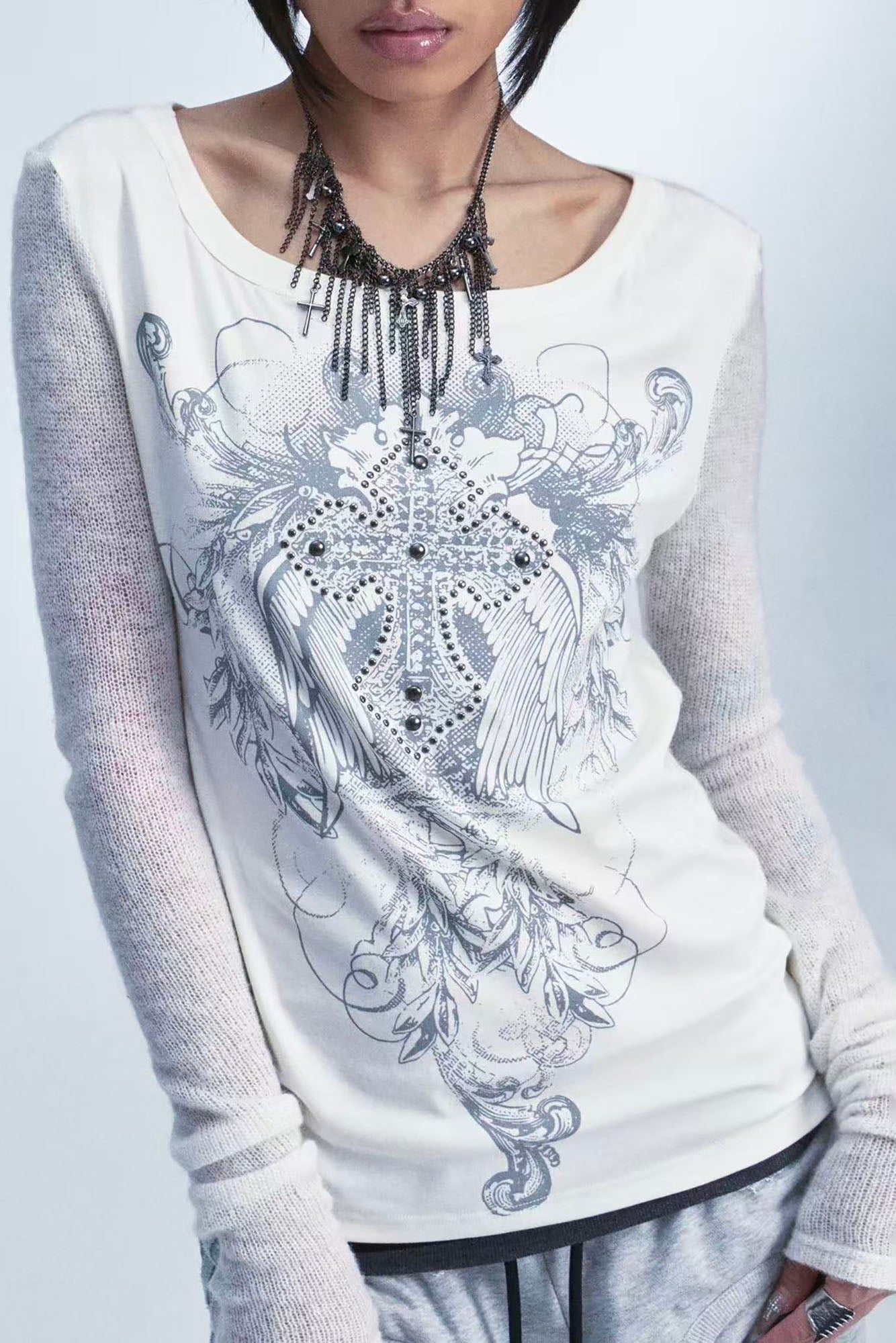 NONAME SPACE Rivet Contrast Graphic Long-Sleeve Tee