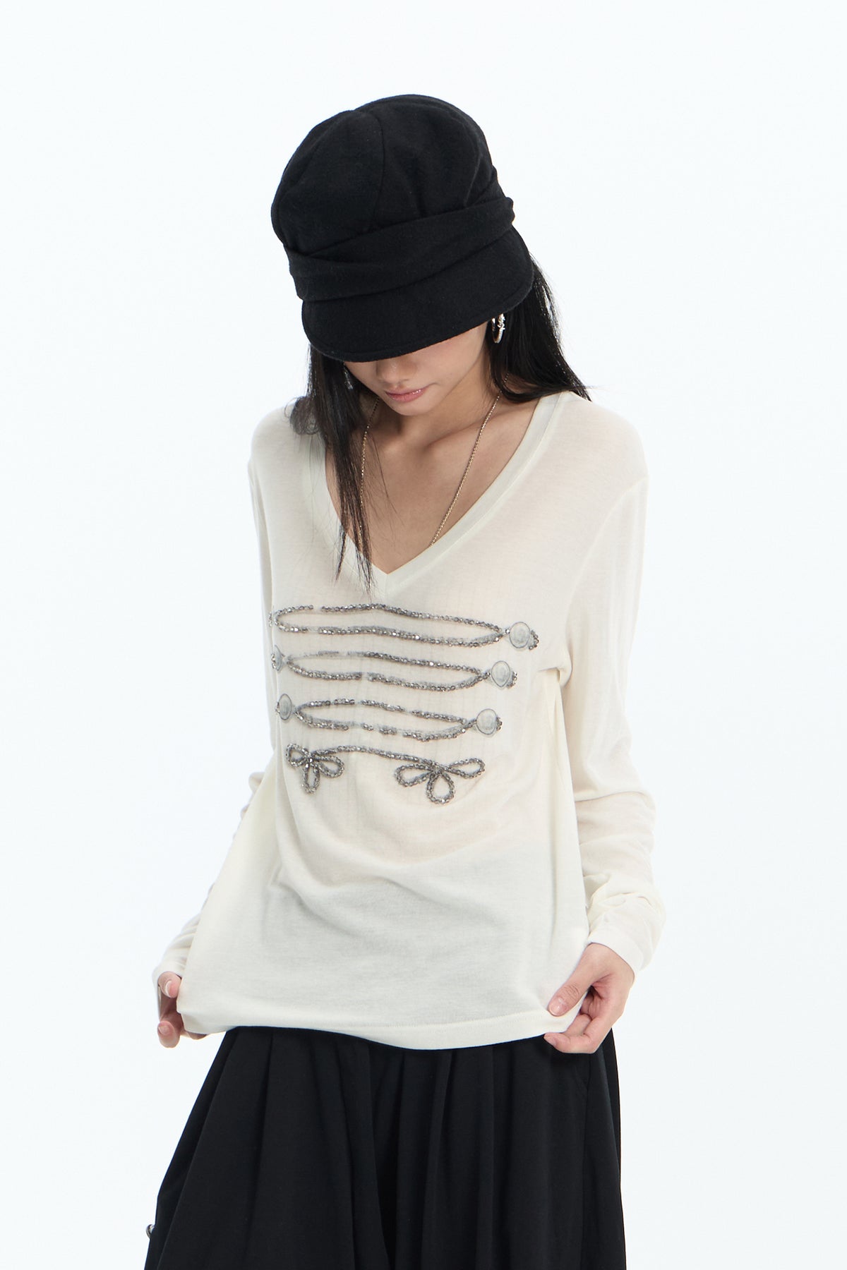 FAYCHUI Beaded Chain Bow V-Neck Long-Sleeve Tee
