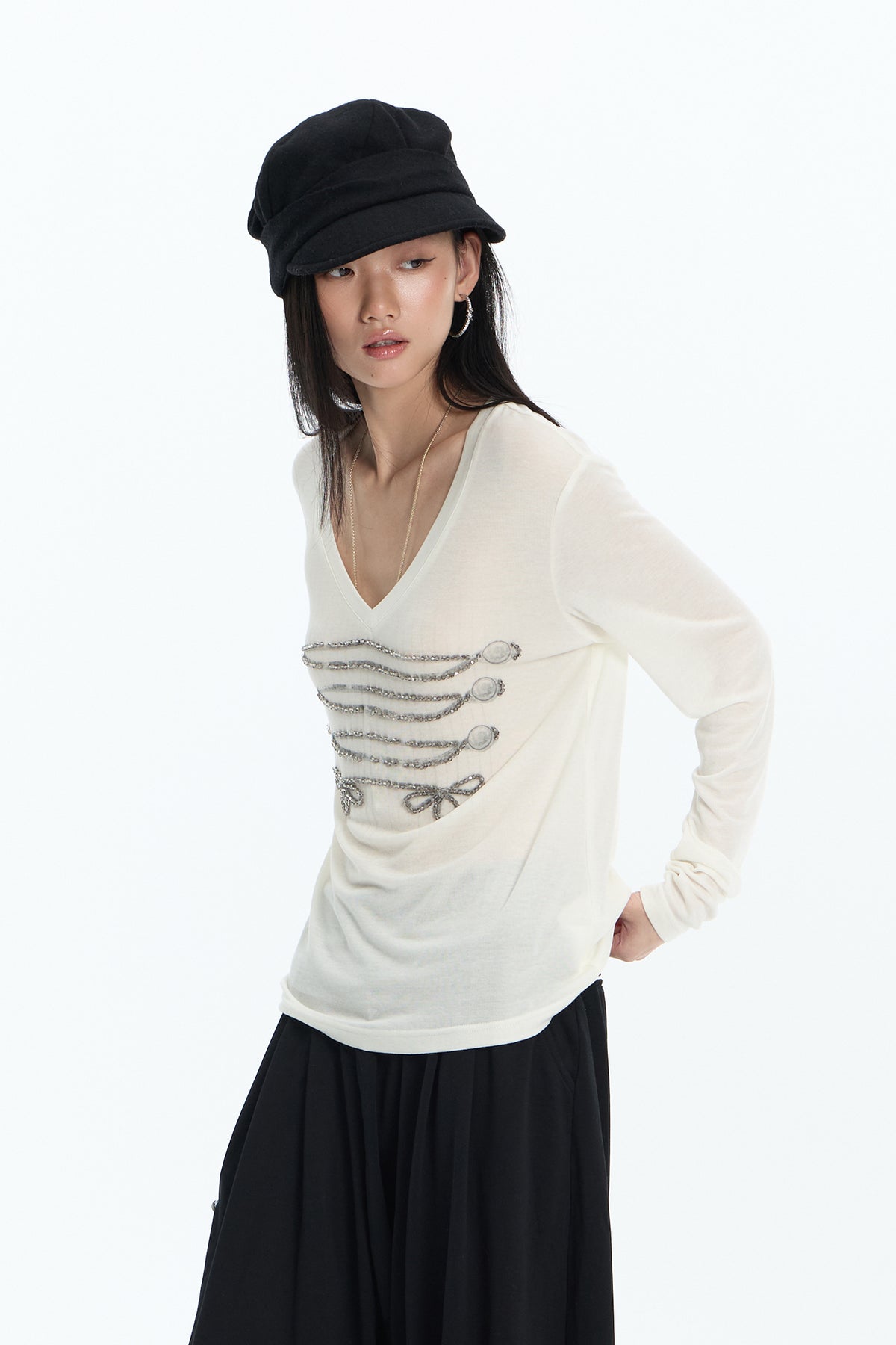 FAYCHUI Beaded Chain Bow V-Neck Long-Sleeve Tee