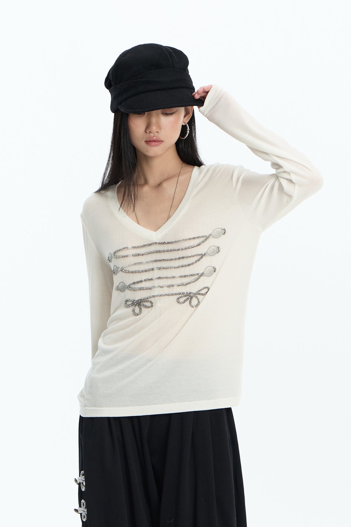 FAYCHUI Beaded Chain Bow V-Neck Long-Sleeve Tee