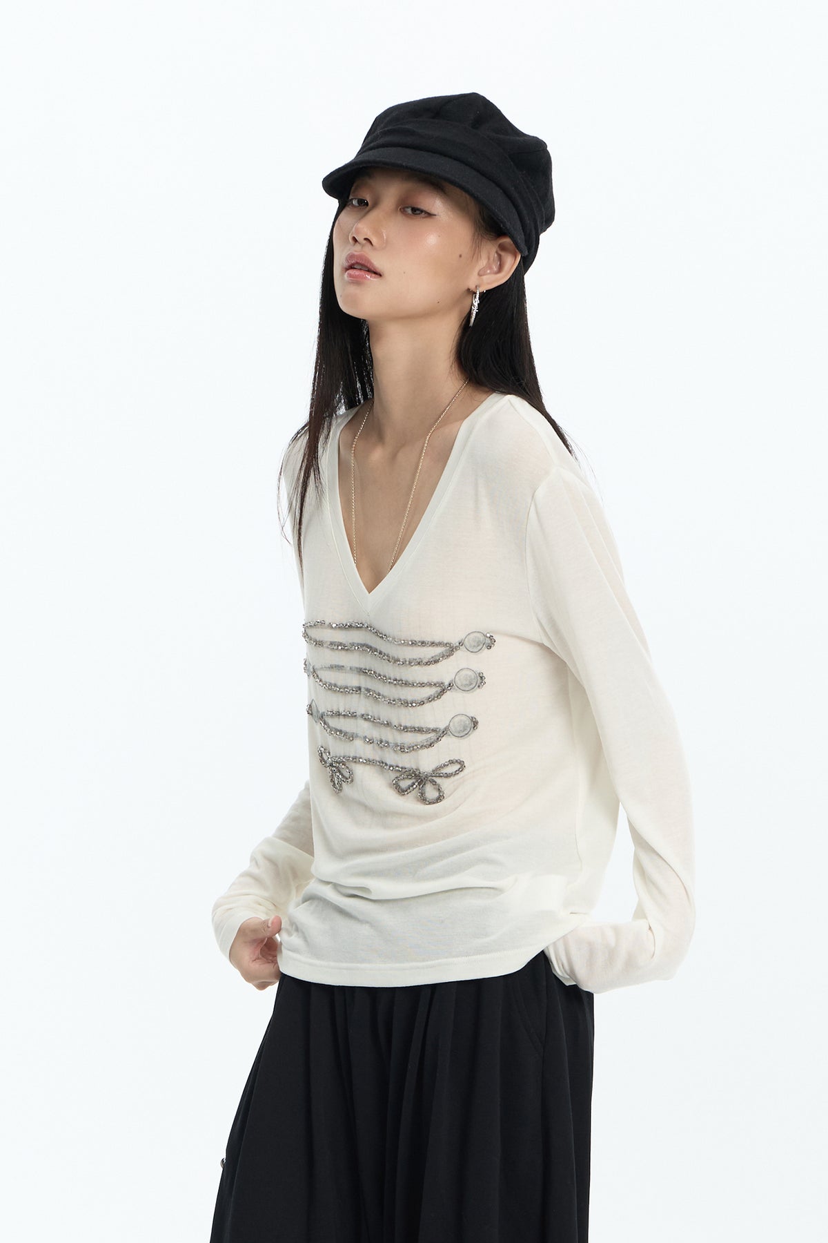 FAYCHUI Beaded Chain Bow V-Neck Long-Sleeve Tee