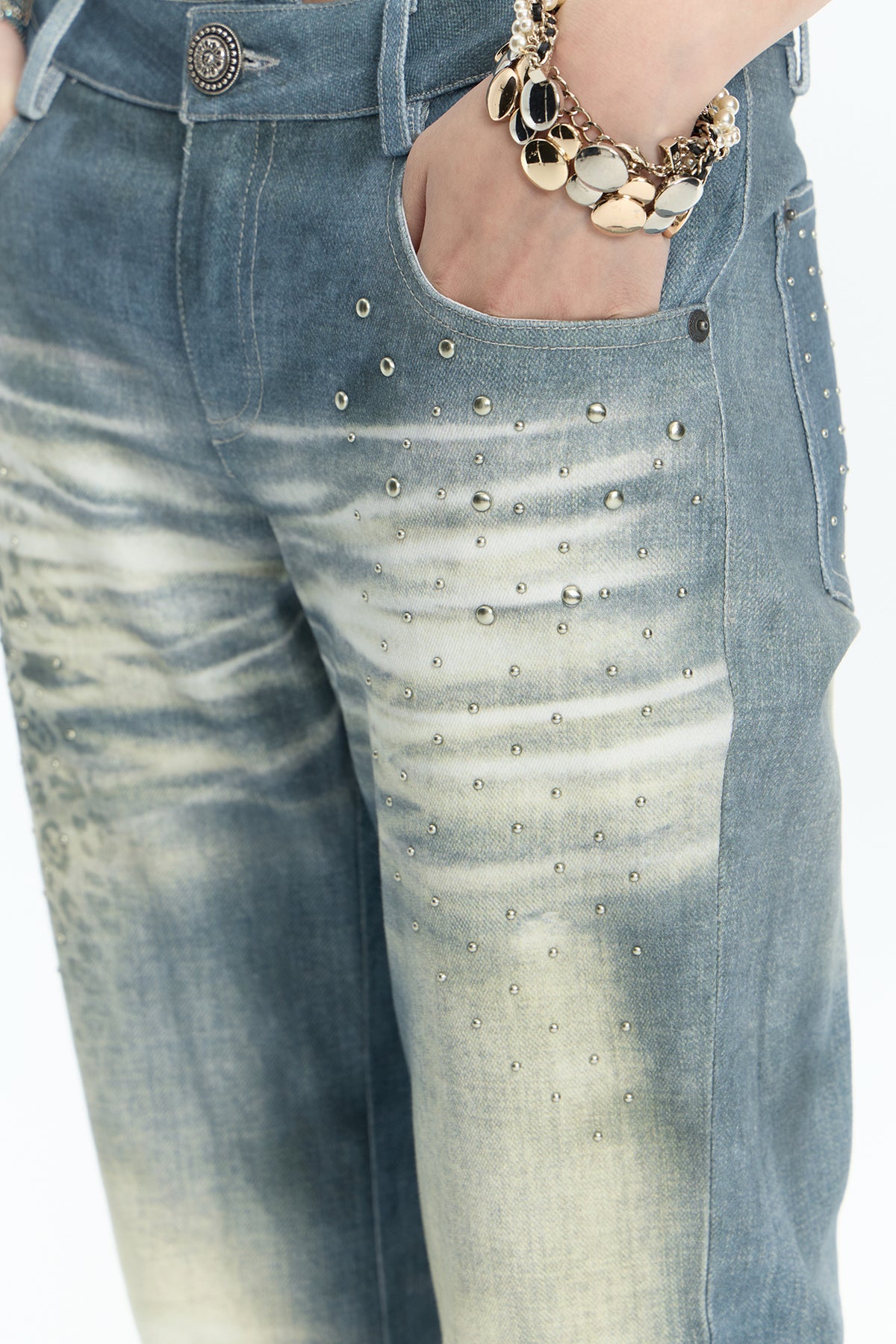 FAYCHUI Washed Leopard-Print Distressed Slim Flared Jeans