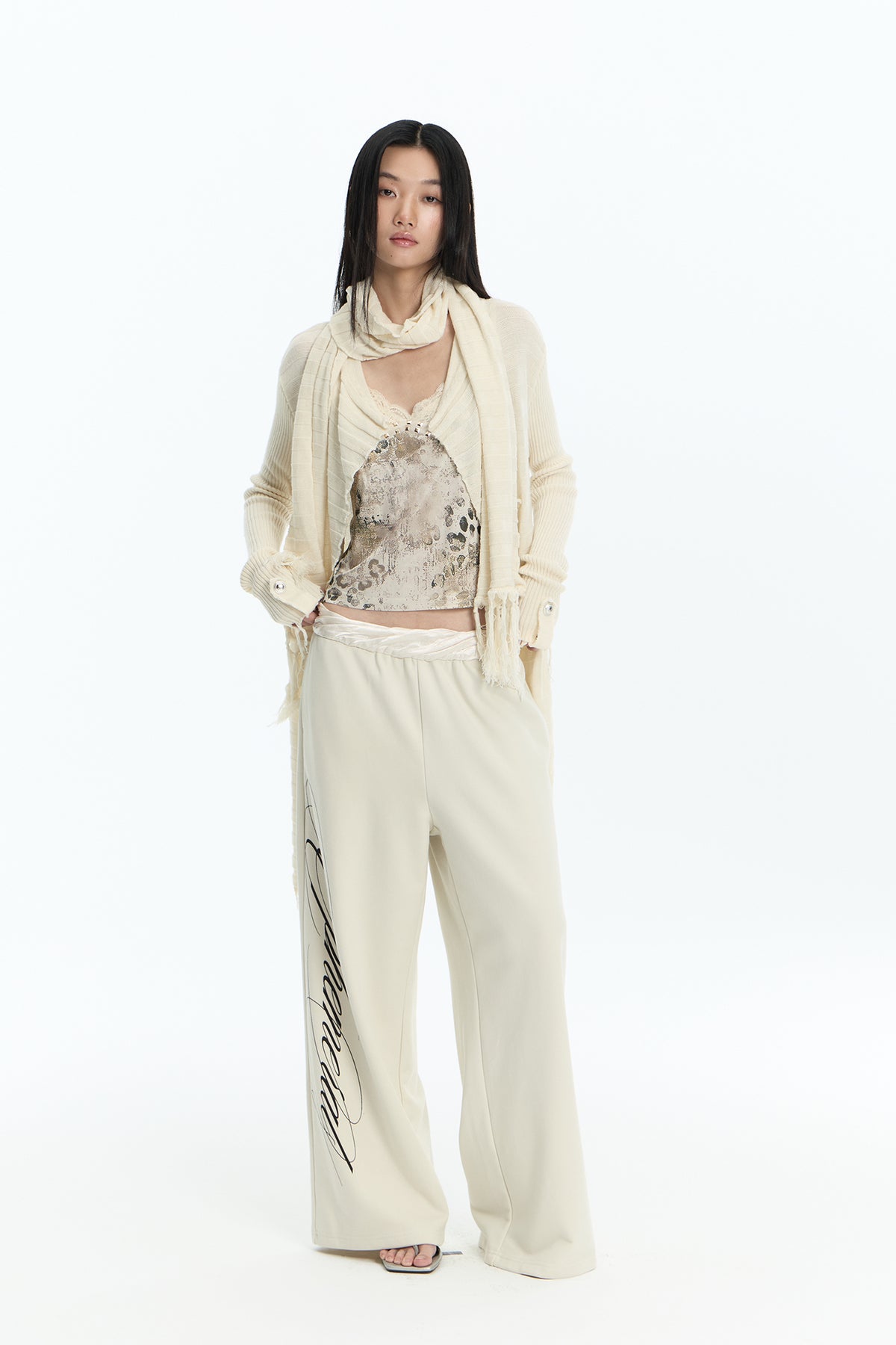 FAYCHUI Graphic Lace-Pocket Wide-Leg Sweatpants Beige
