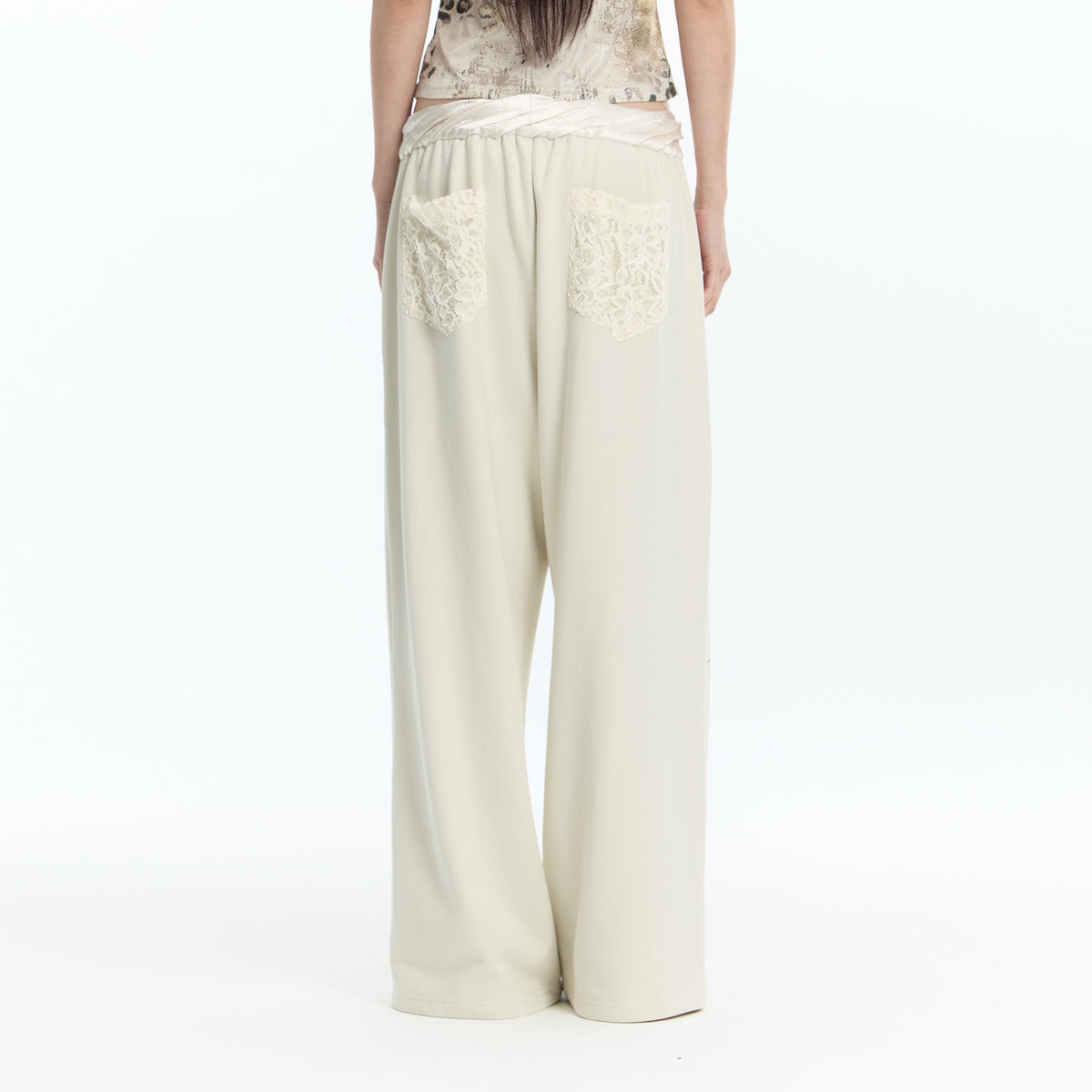 FAYCHUI Graphic Lace-Pocket Wide-Leg Sweatpants Beige