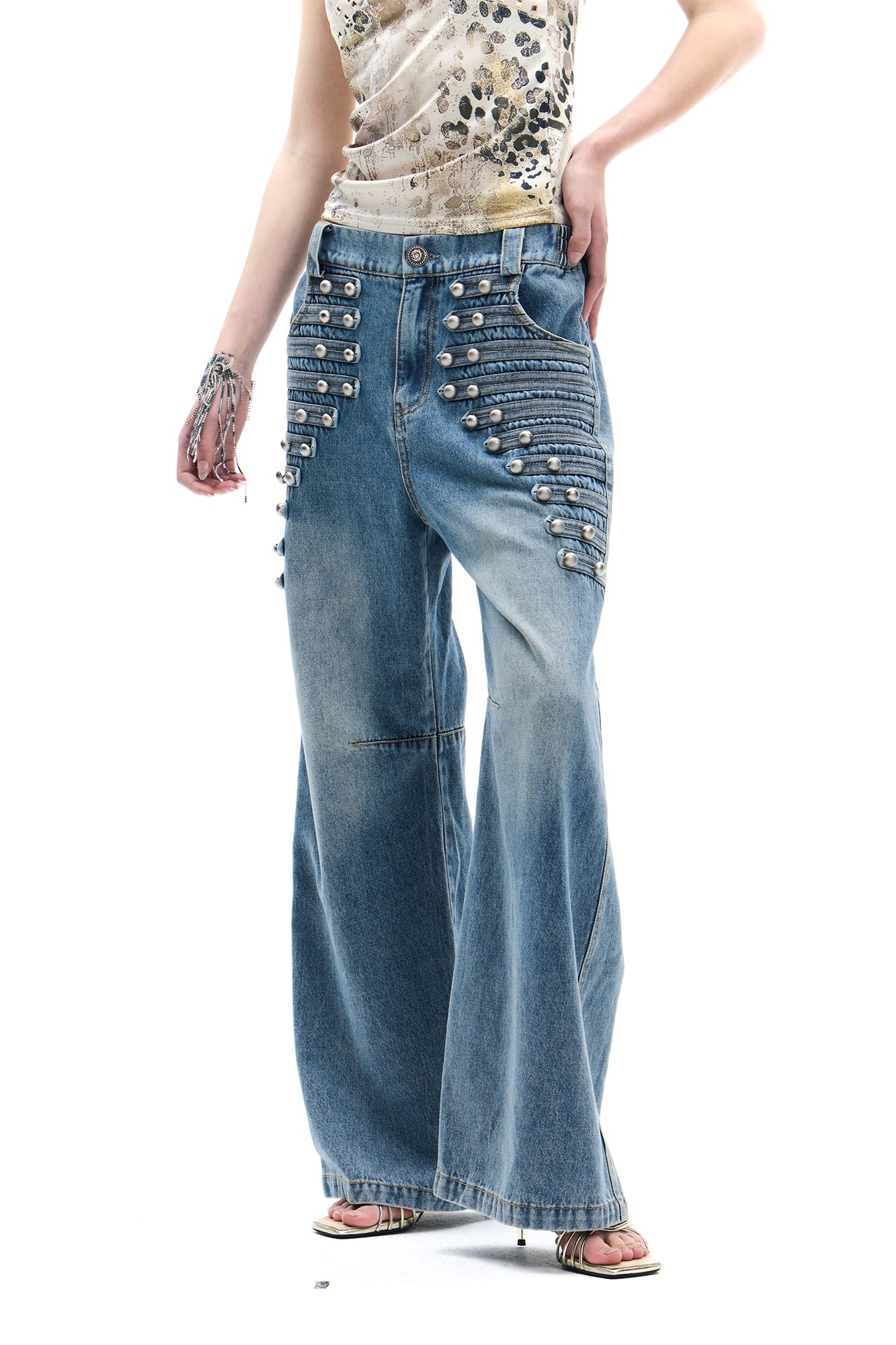 FAYCHUI Studded Military-Inspired Wide-Leg Jeans