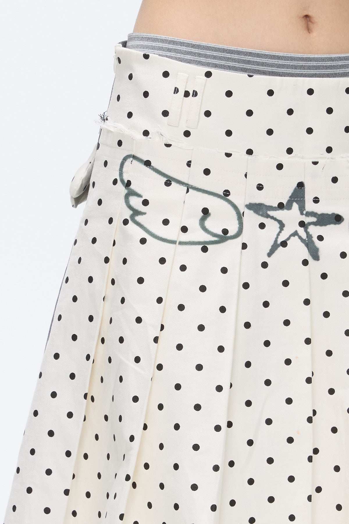 BETWEENAND Reversible Spliced Polka-Dot Pleated Skirt