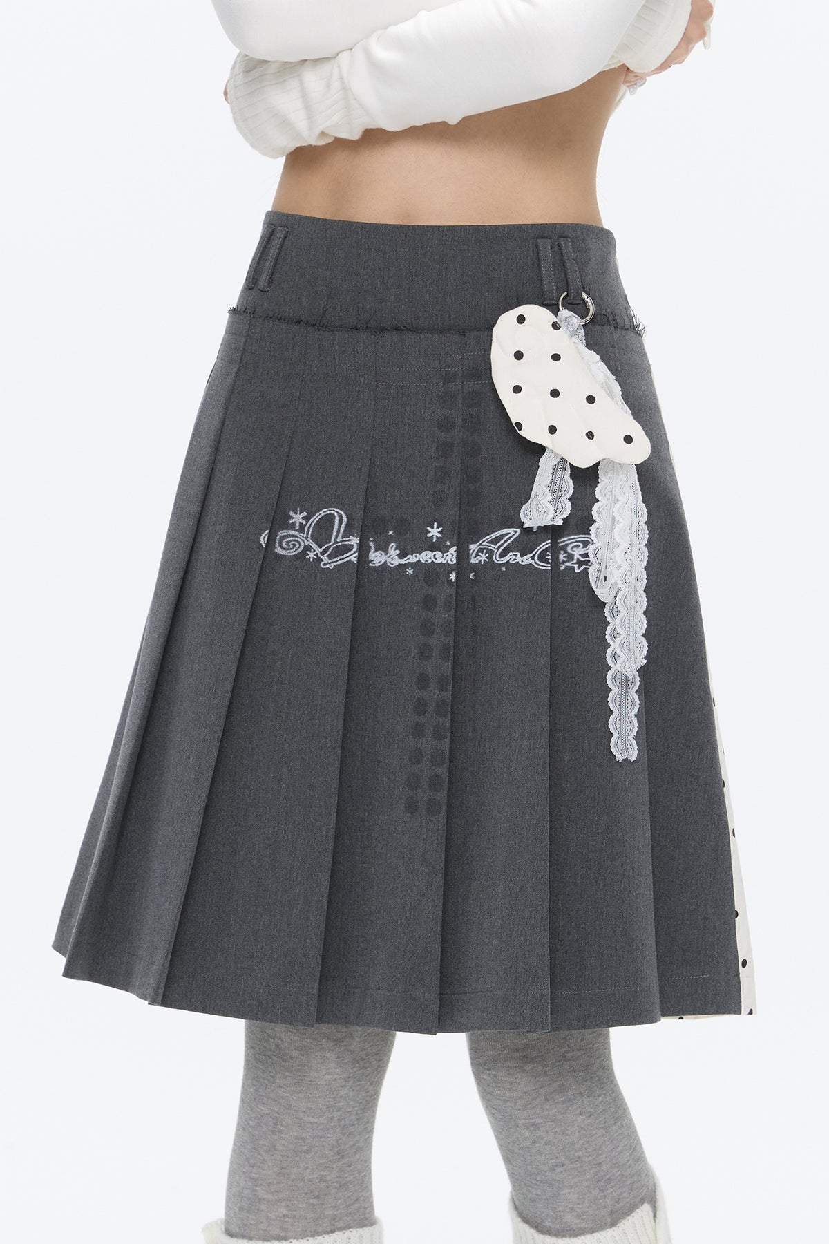 BETWEENAND Reversible Spliced Polka-Dot Pleated Skirt