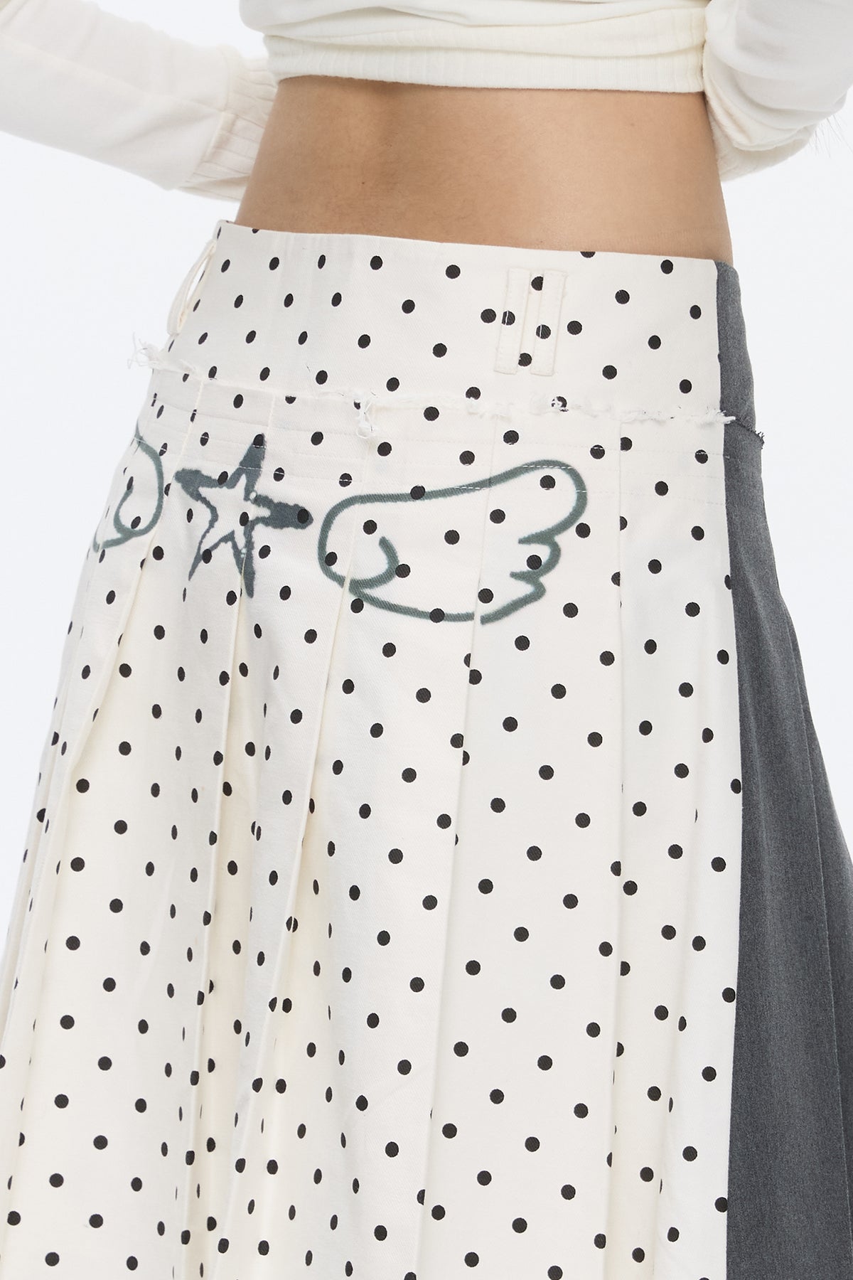 BETWEENAND Reversible Spliced Polka-Dot Pleated Skirt