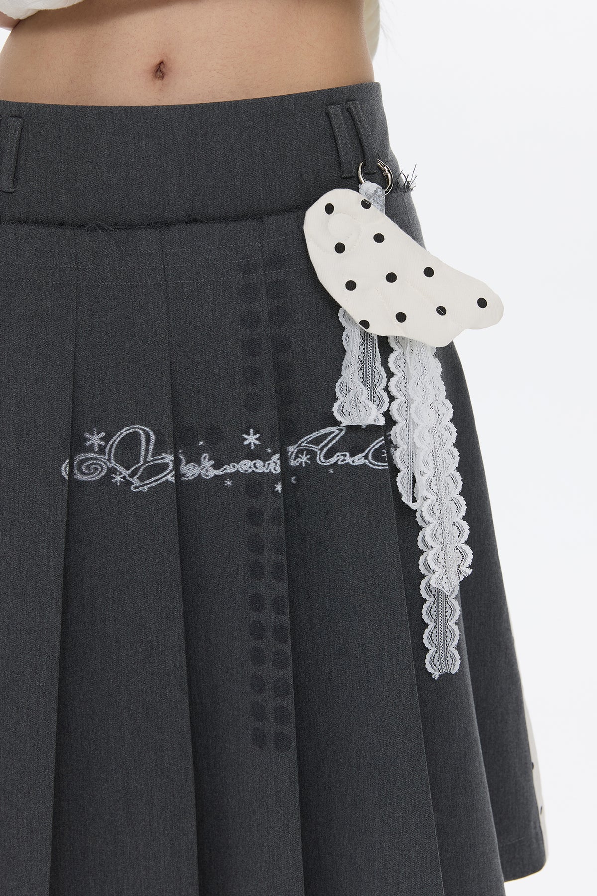BETWEENAND Reversible Spliced Polka-Dot Pleated Skirt