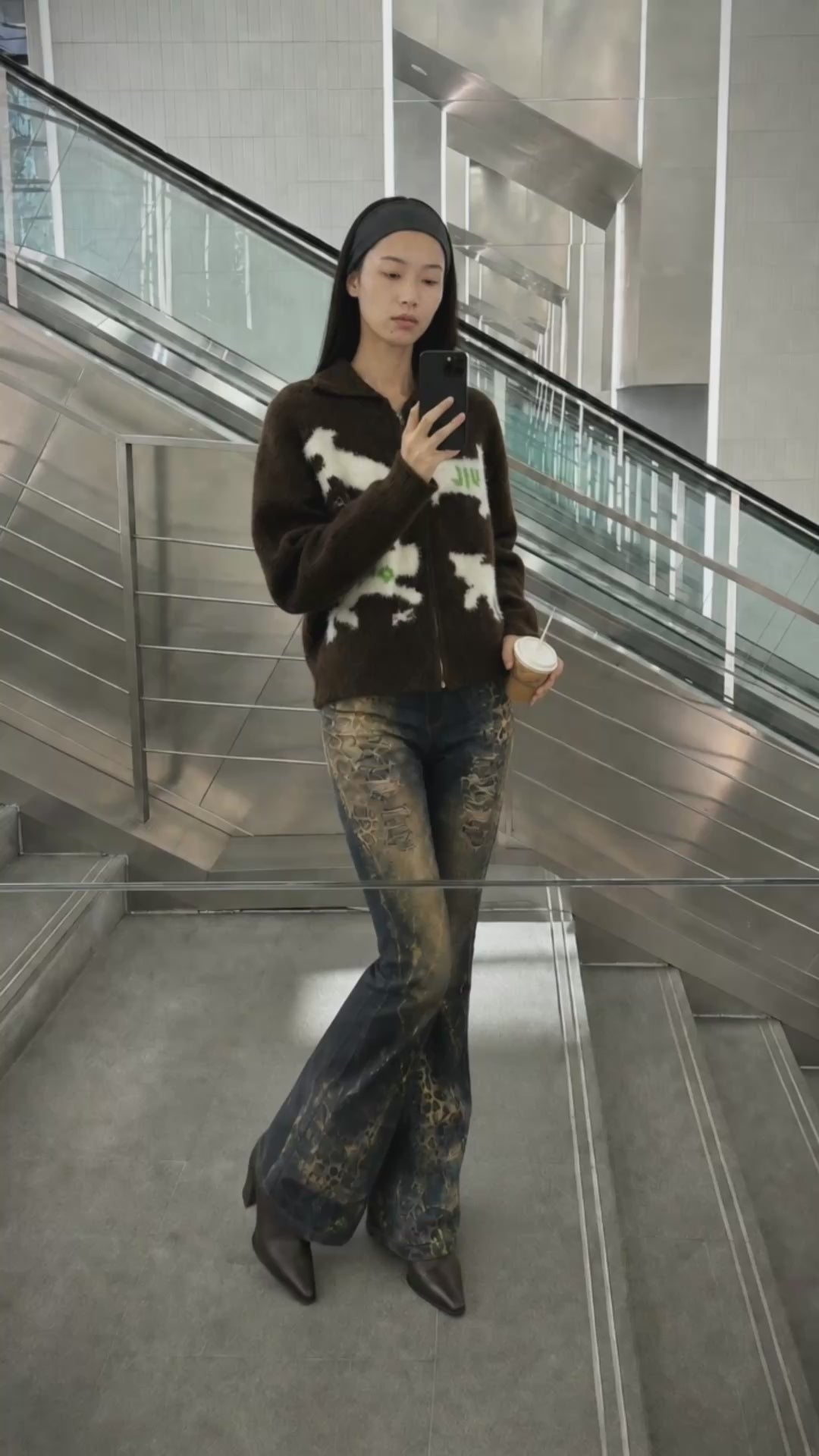 Ad video: 1997 POSTOFFICE Mohair Jacquard Zip-Up Cardigan.mov (added by the ERP from the ad creative library)