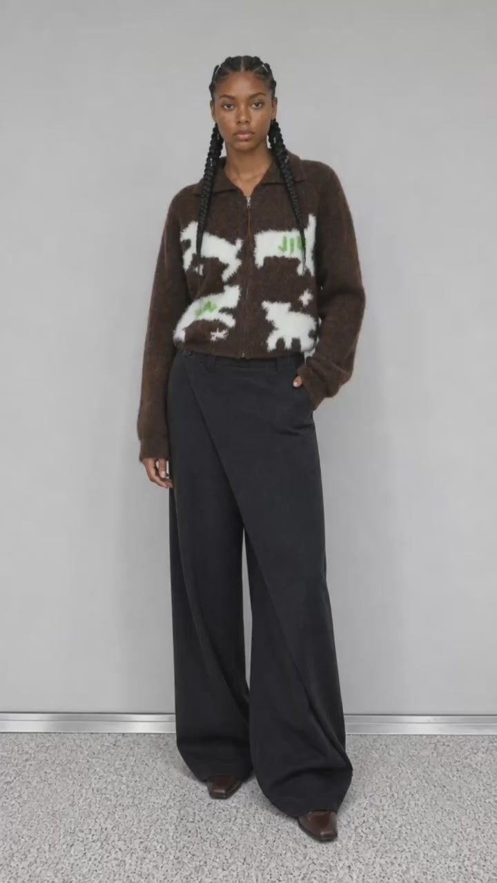 Ad video: ARTIFICIAL WORLD Asymmetrical Overlay Wool Wide-Leg Pants.mov (added by the ERP from the ad creative library)