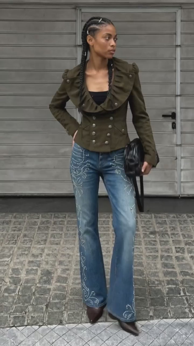 Ad video: FAYCHUI Retro Pleated Ruffle Collar Jacket_FAYCHUI Multi-Pocket Leopard Plaid Utility Pants_vertical.mov (added by the ERP from the ad creative library)