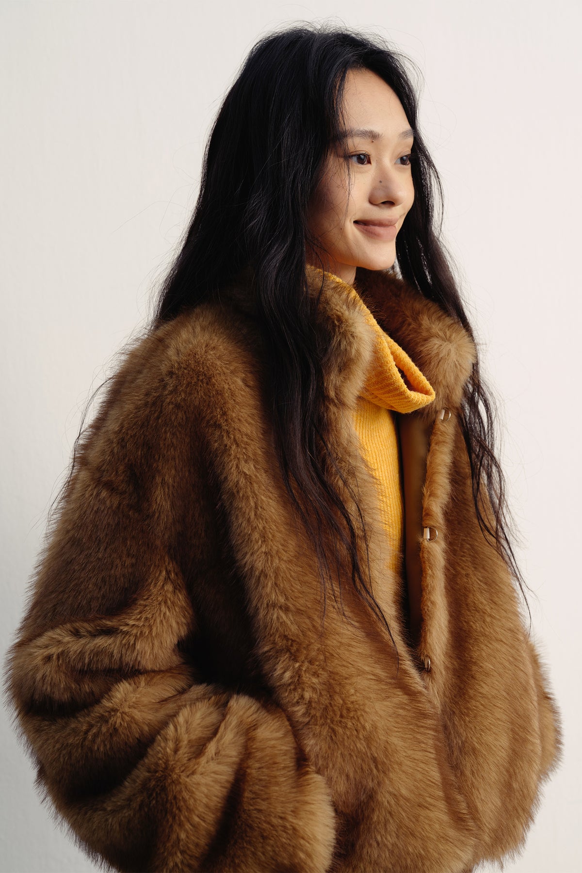 LVETONG Ombre Two-Tone Faux Fur Jacket
