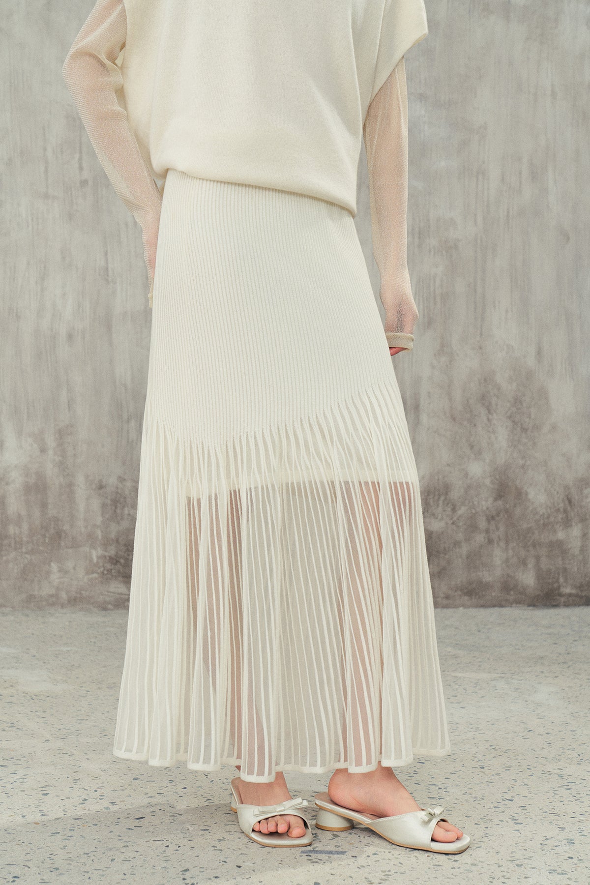 SAME FLOW Spliced Pleated High-Waist Maxi Skirt
