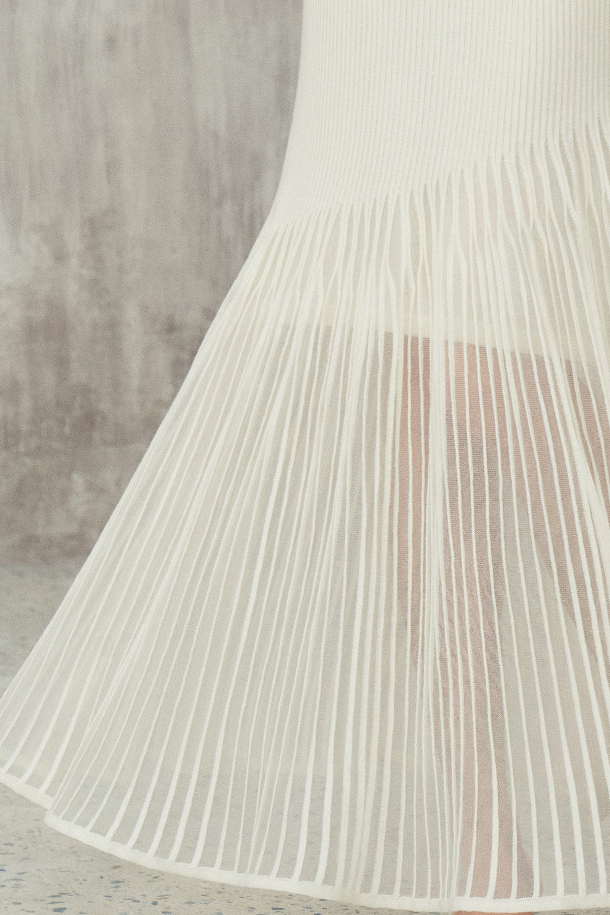 SAME FLOW Spliced Pleated High-Waist Maxi Skirt