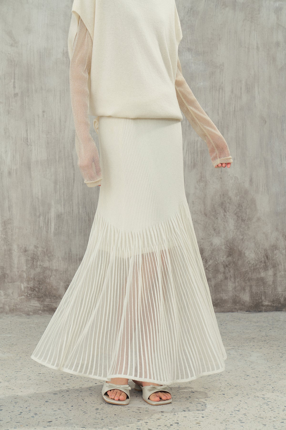 SAME FLOW Spliced Pleated High-Waist Maxi Skirt