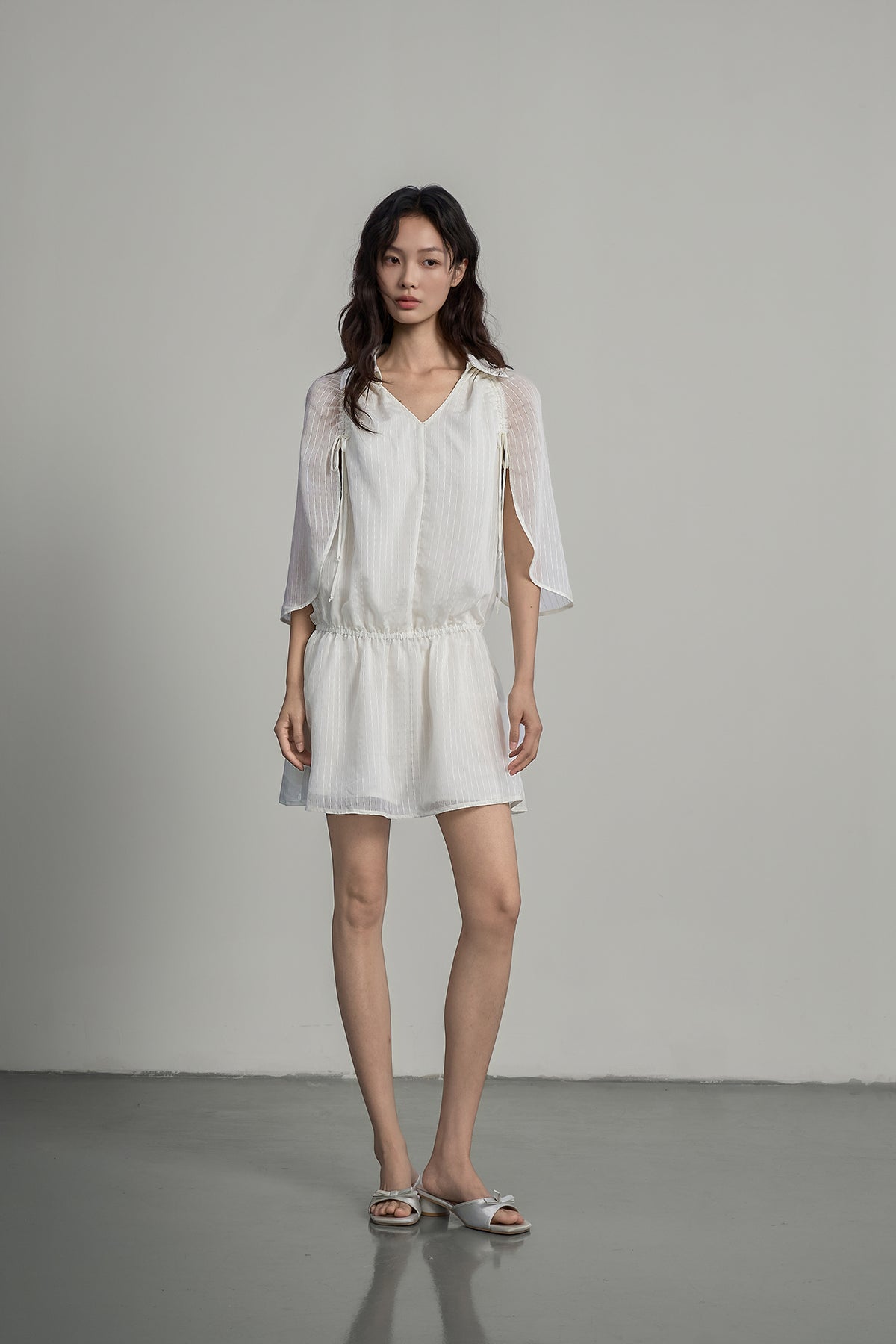 SAME FLOW Striped Drawstring Split-Sleeve Mini Dress