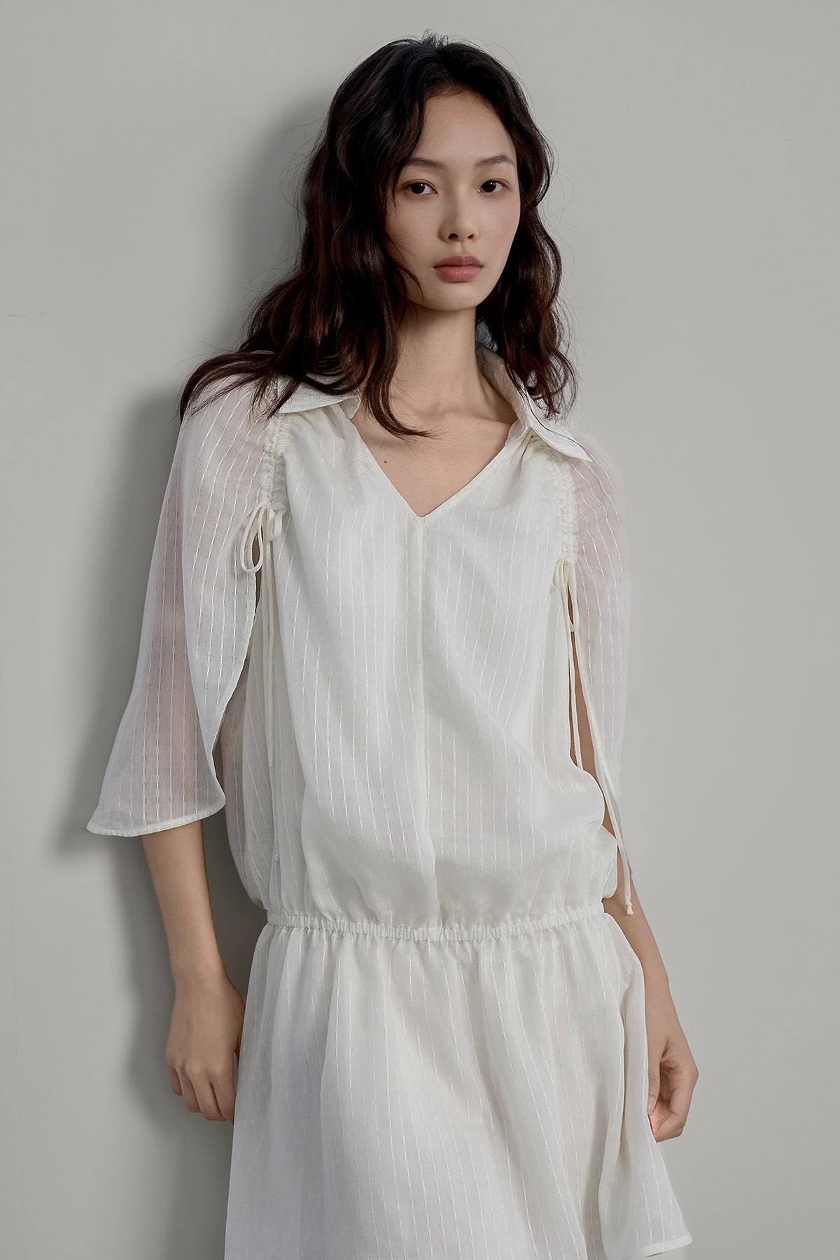 SAME FLOW Striped Drawstring Split-Sleeve Mini Dress