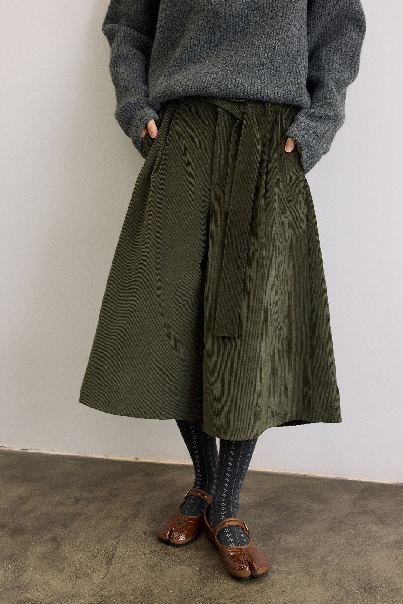 SAME FLOW Pleated Belted Corduroy Culotte Pants