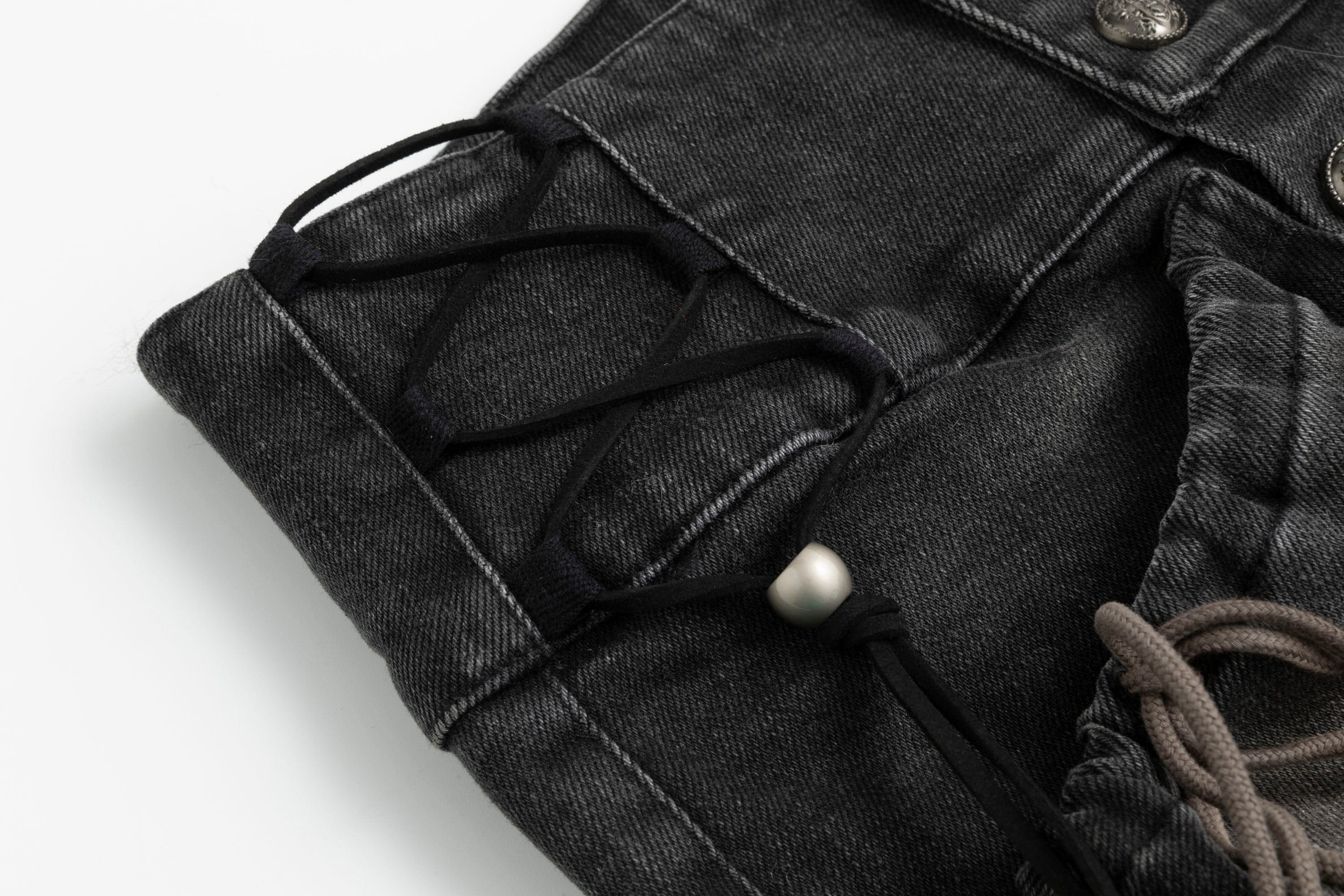 CESTNOUS Double Button Multi-Pocket Shorts